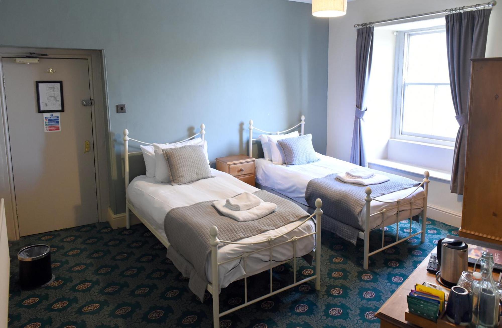 Black Bull Hotel Киркби-Стивен Номер фото
