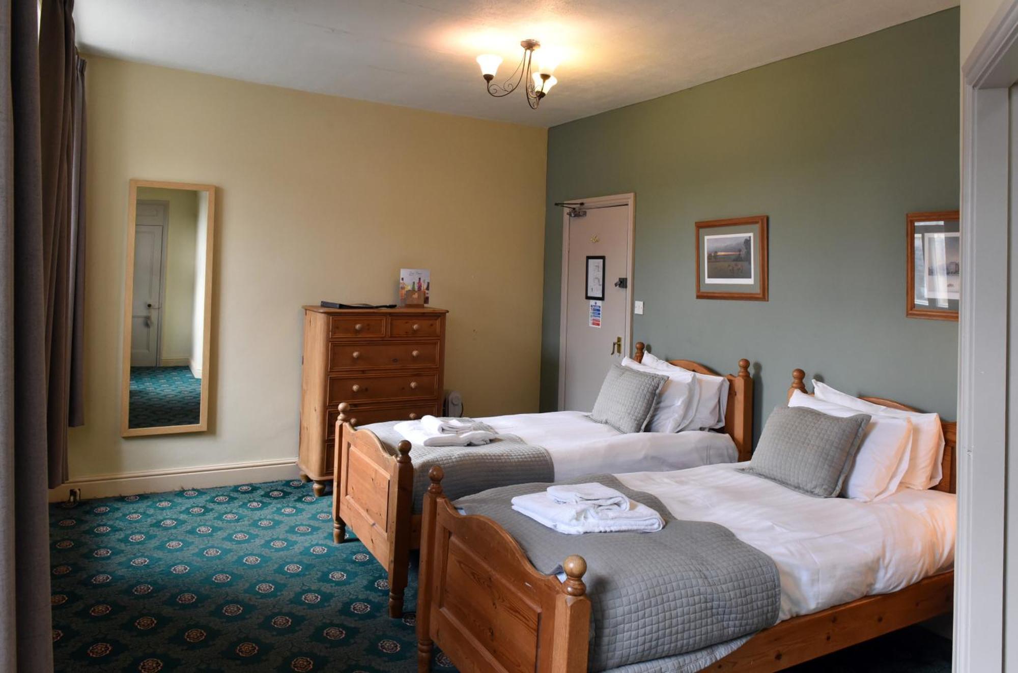 Black Bull Hotel Киркби-Стивен Номер фото